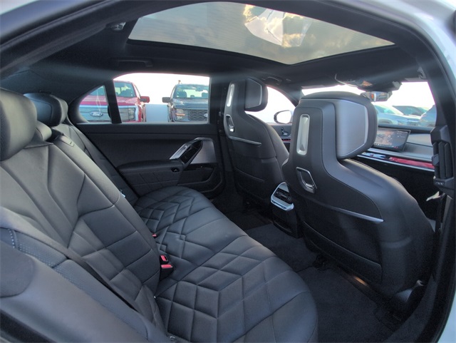 Used 2023 Alpine White BMW 760i xDrive image 17