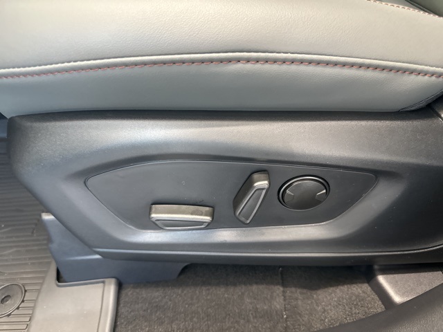 2025 Ford Explorer photo 9