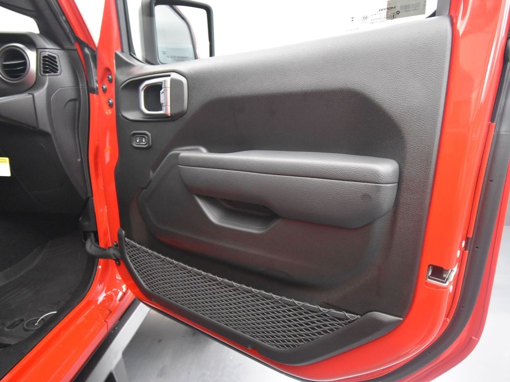 2023 Jeep Gladiator Willys photo 9