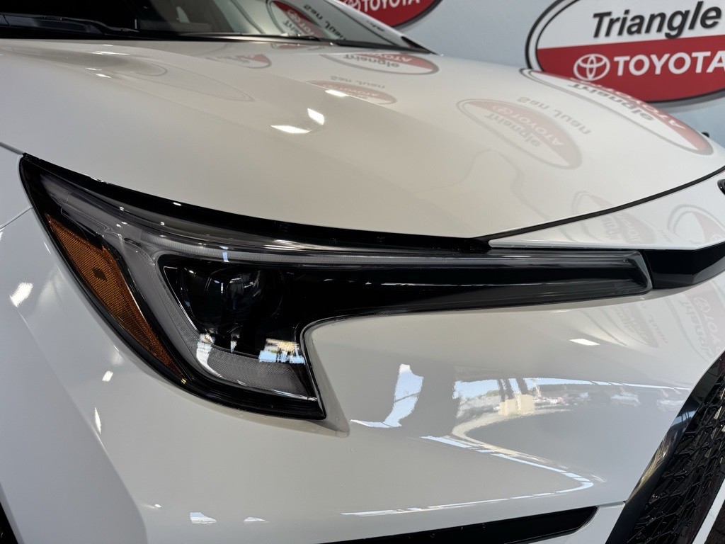 2025 Toyota Corolla SE photo 10