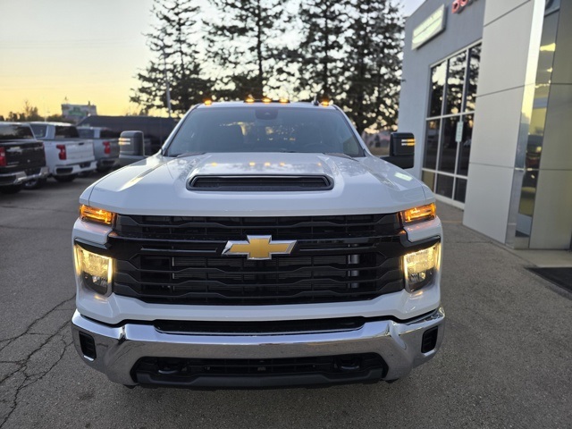 2025 Chevrolet Silverado 2500HD Work Truck photo 2