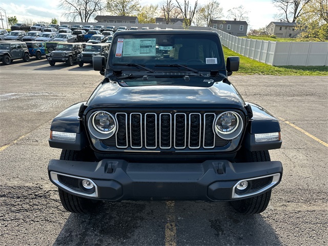 2025 Jeep Wrangler Sahara photo 3