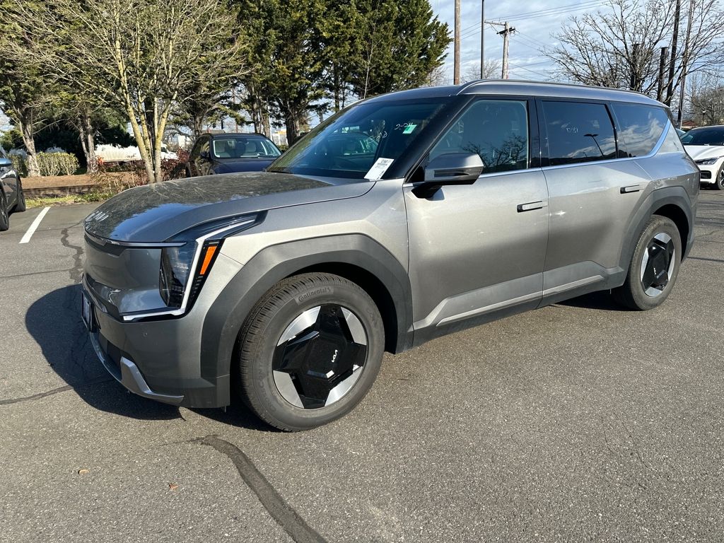 Used 2024 Kia Ev9 Wind with VIN KNDAFFS55R6022228 for sale in Beaverton, OR