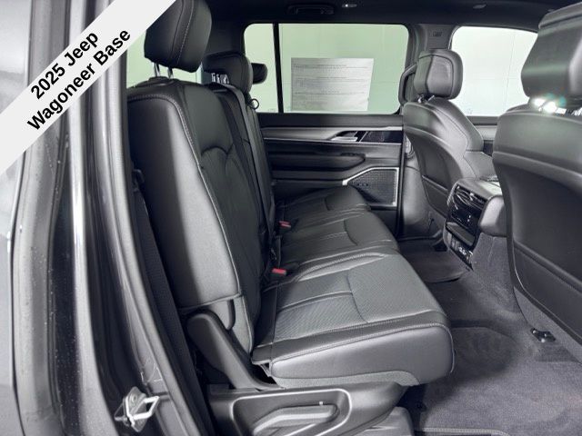 2025 Toyota RAV4 LE photo 20