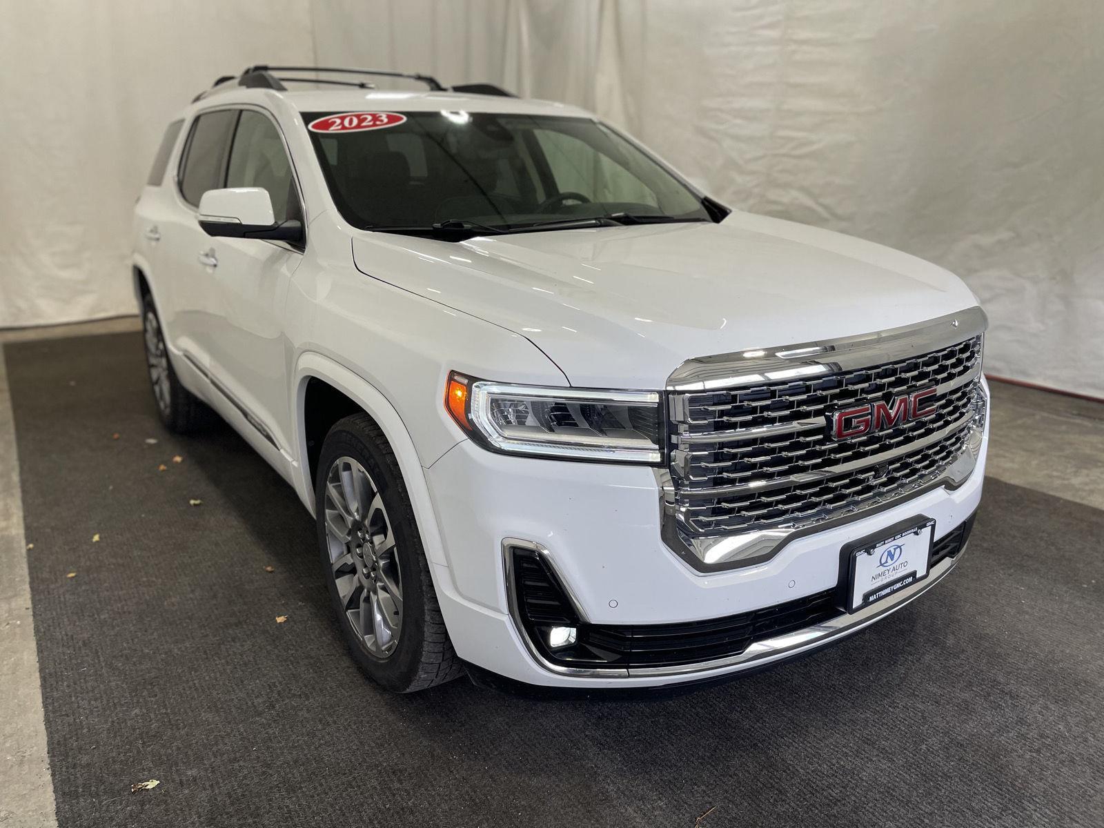 2023 Gmc Acadia Denali photo 3