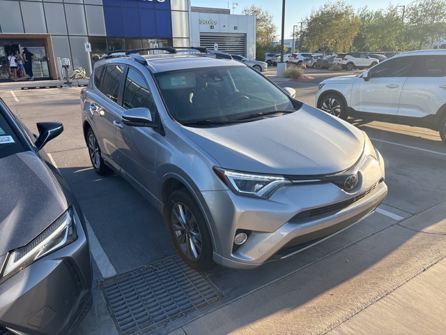 2017 Toyota RAV4 Platinum photo 4