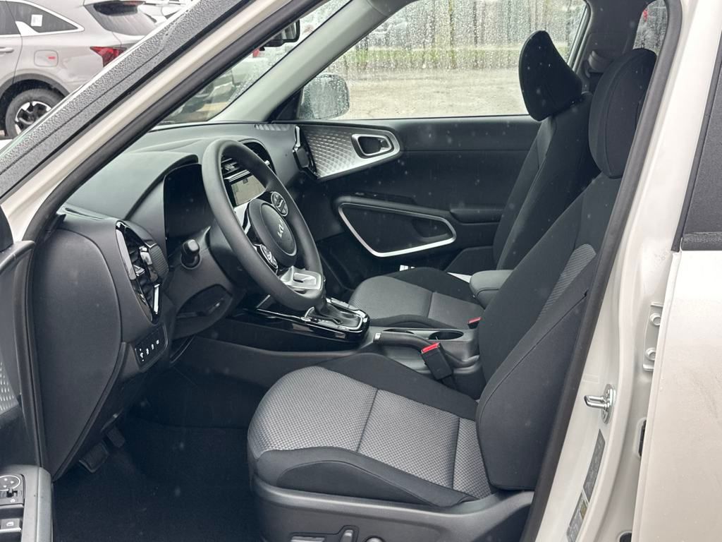 2025 Kia Soul S photo 7