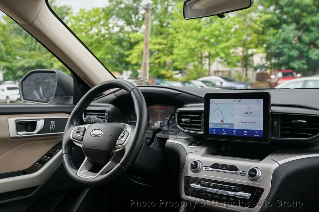 2021 Ford Explorer XLT photo 12