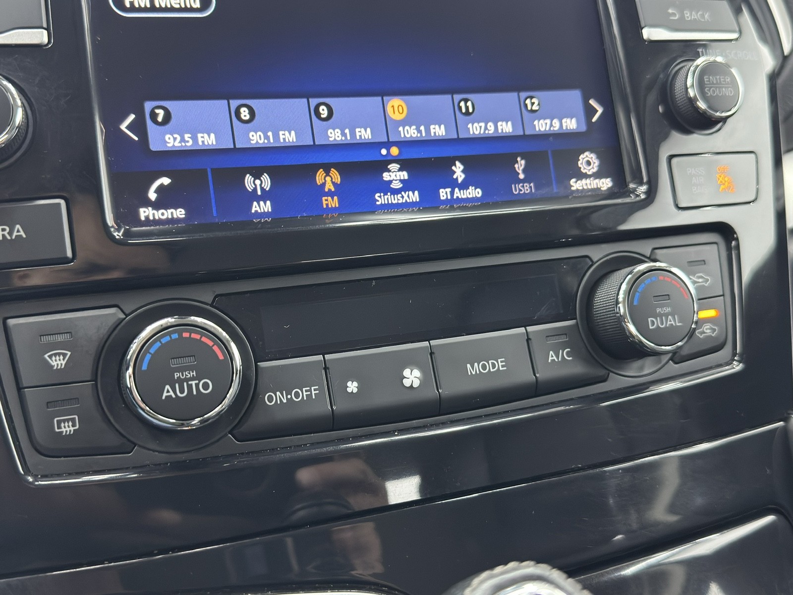 2023 Nissan Maxima SV photo 29