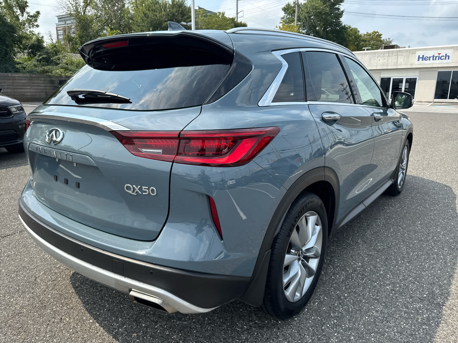 2022 Infiniti QX50 Essential AWD photo 5