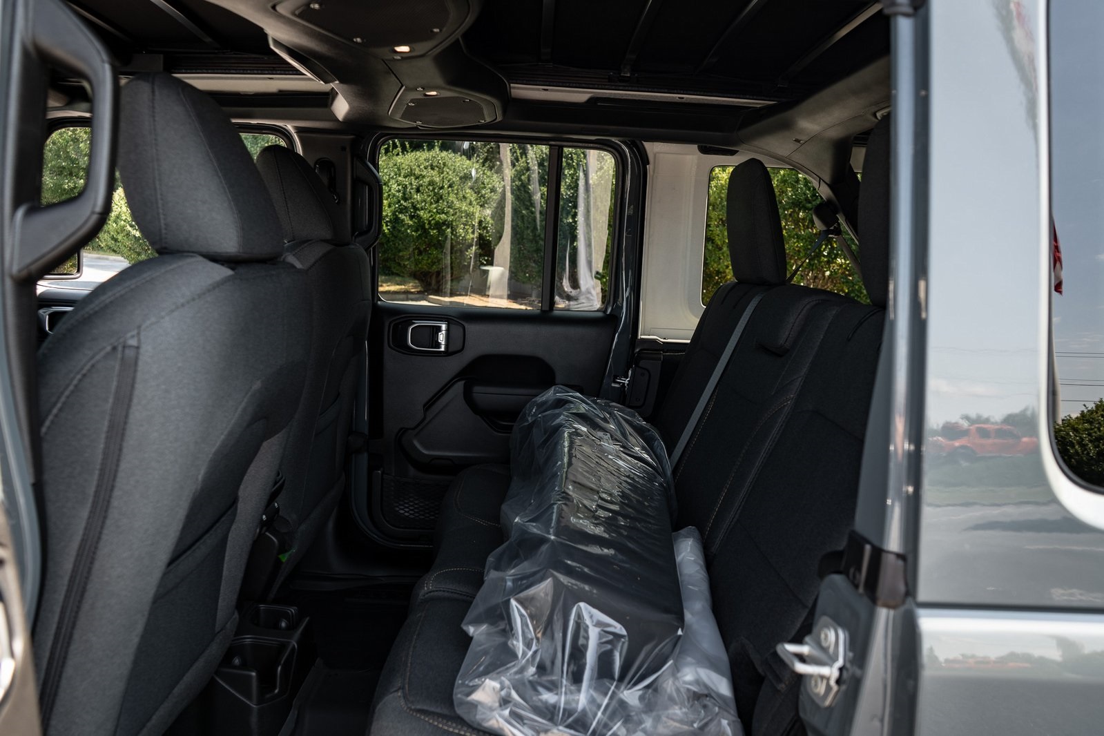 2025 Jeep Wrangler Willys photo 18