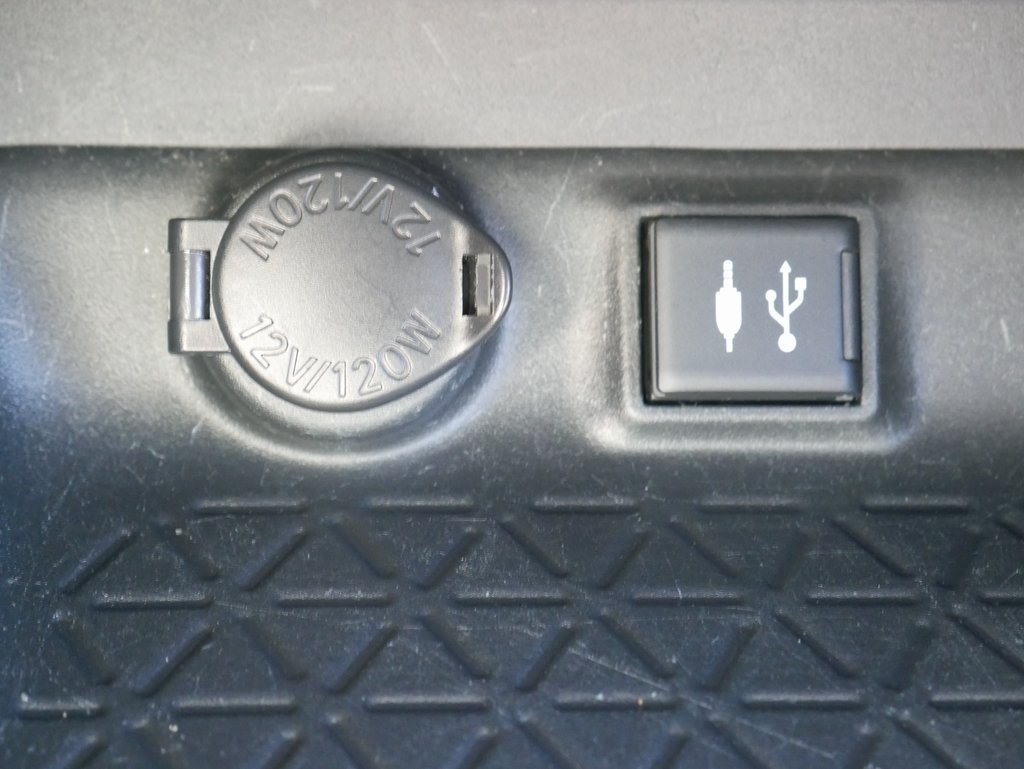 2019 Toyota RAV4 XLE Premium photo 16