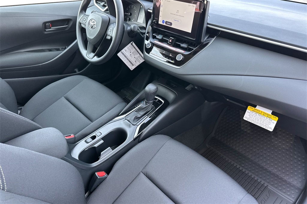 2025 Toyota Corolla LE photo 15