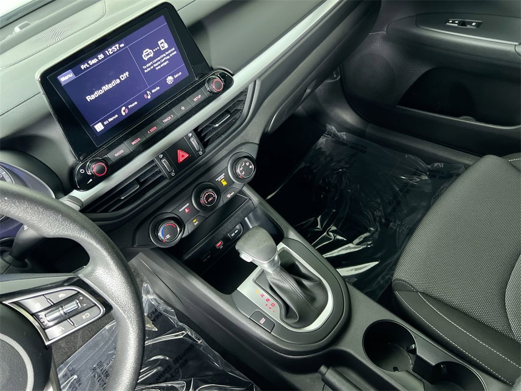 2023 Kia Forte LXS photo 23