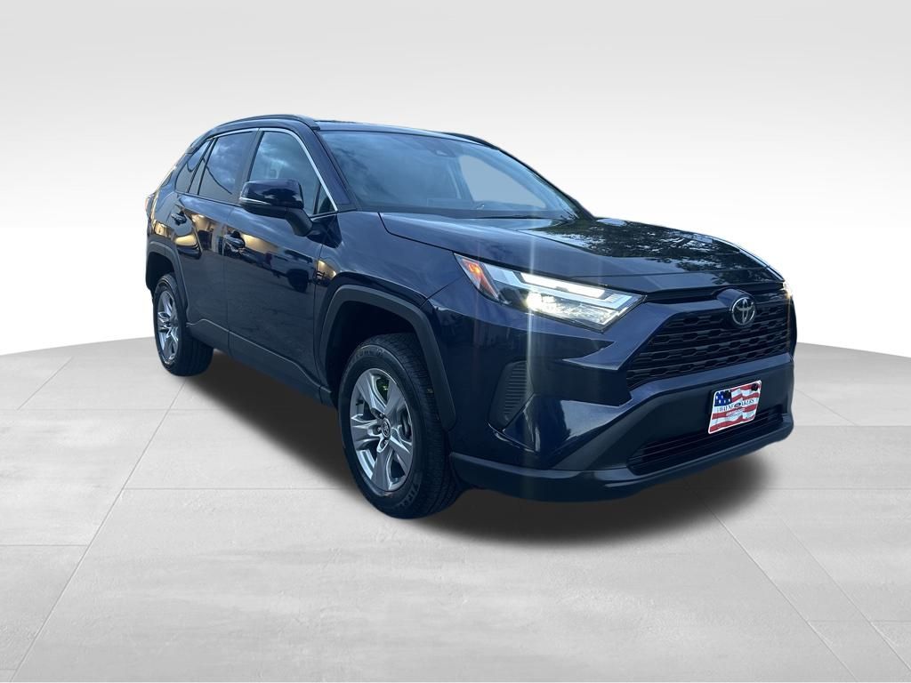 2024 Toyota RAV4 XLE photo 2