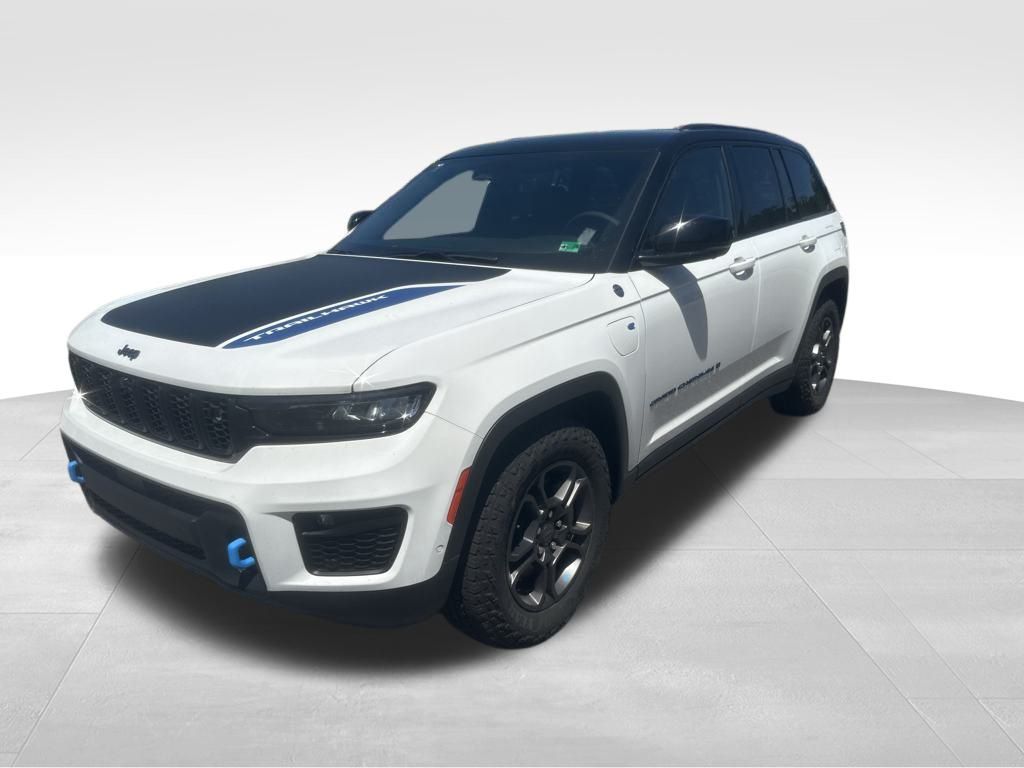 2024 Jeep Grand Cherokee 4xe Trailhawk photo 2