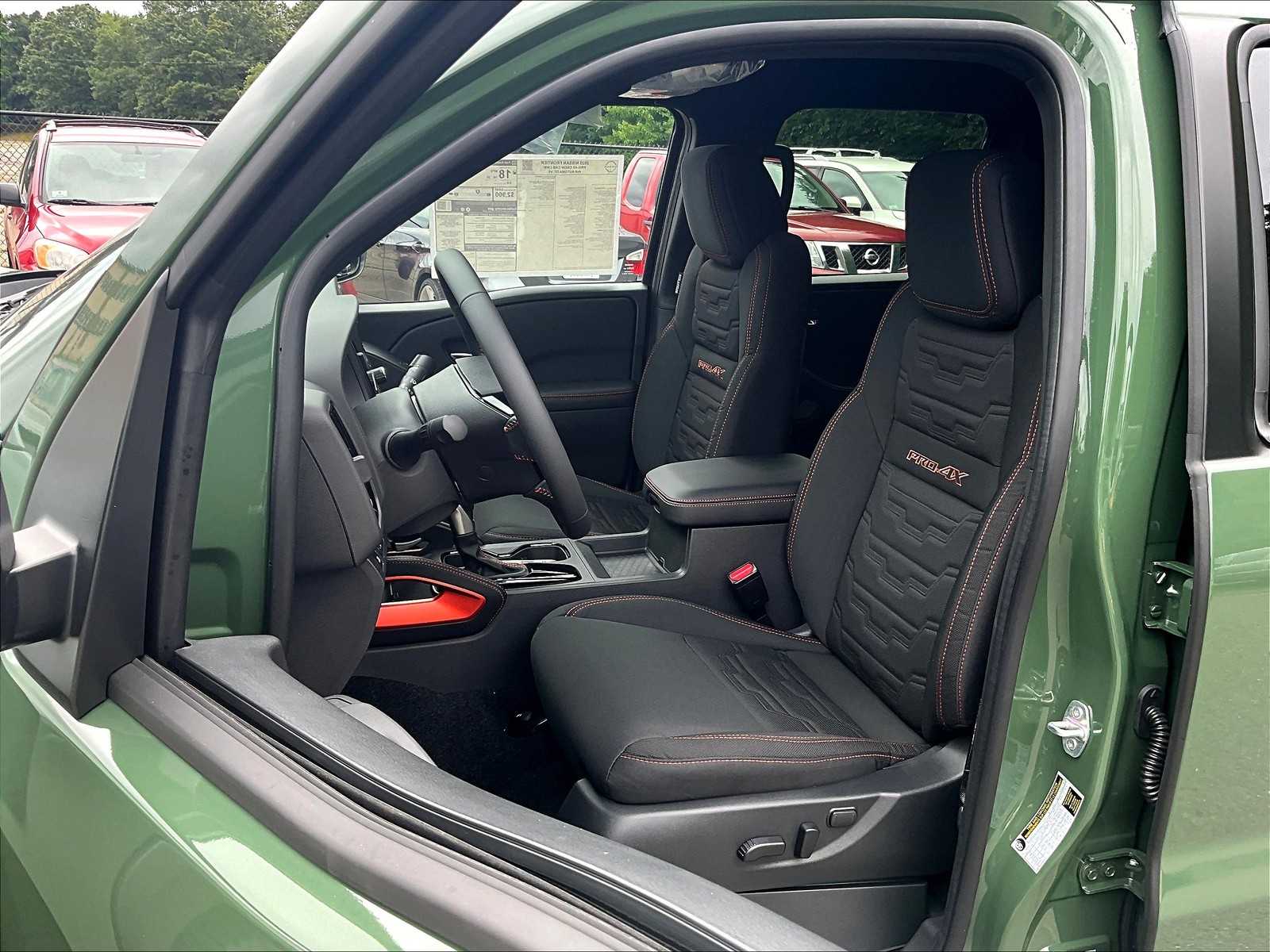 2025 Nissan Frontier PRO-4X - Photo 10