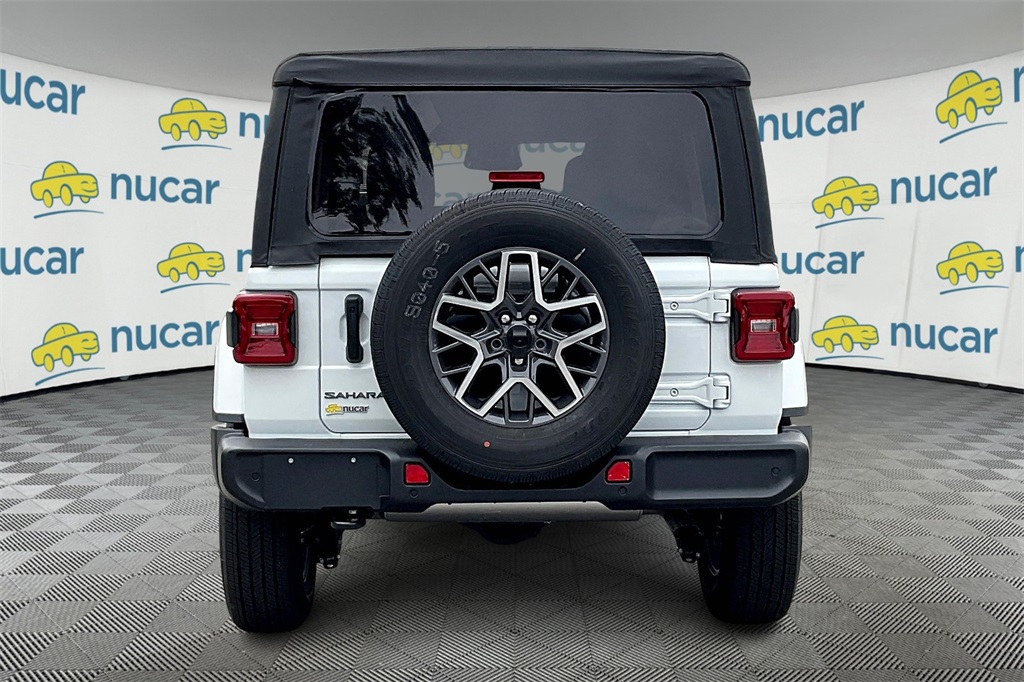 2025 Jeep Wrangler Sahara photo 5