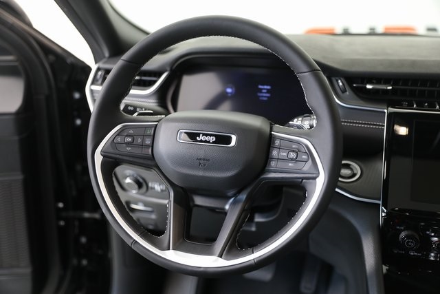 2025 Jeep Grand Cherokee Altitude X photo 3