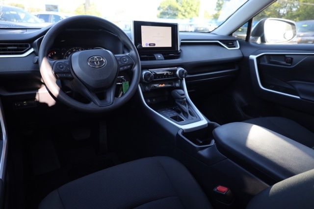 2024 Toyota RAV4 LE photo 23