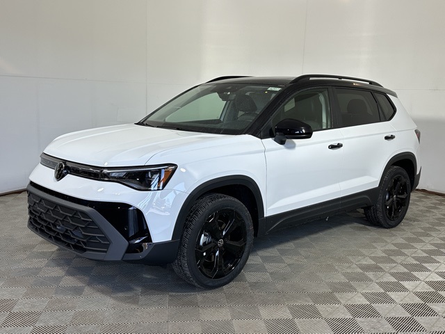 2025 Volkswagen Taos SE photo 4