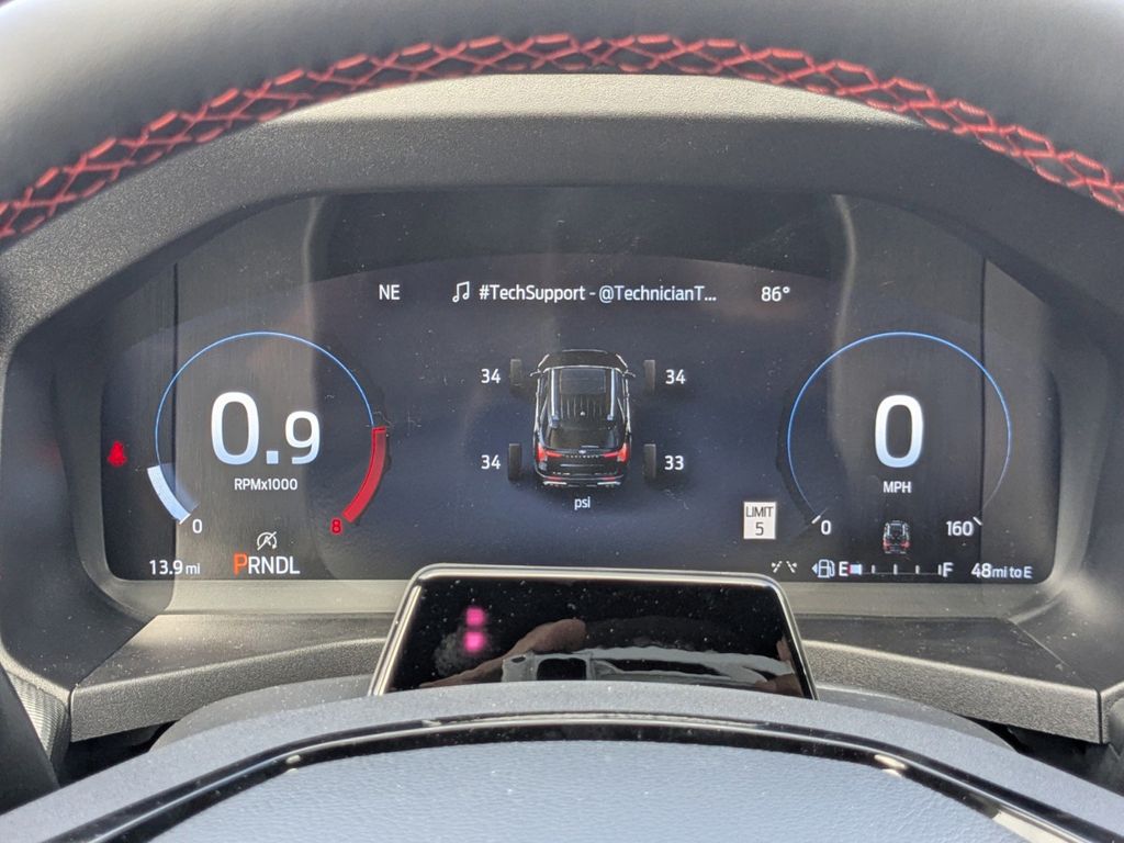 2025 Ford Explorer ST-Line photo 28