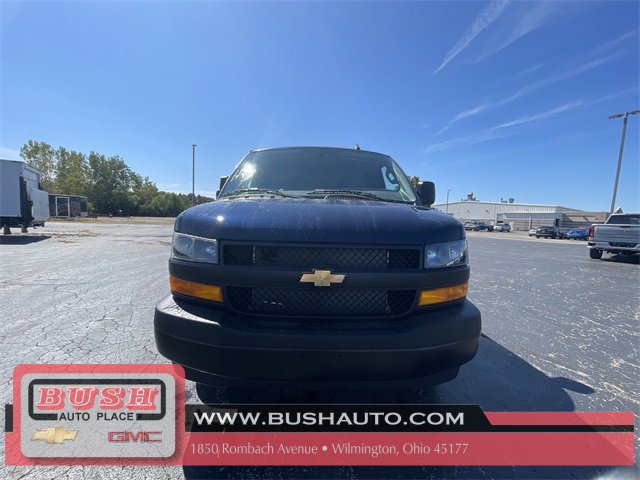 2025 Chevrolet Express Cargo 3500 photo 10
