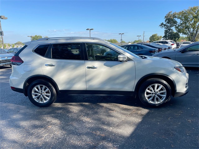 2018 Nissan Rogue SV photo 14