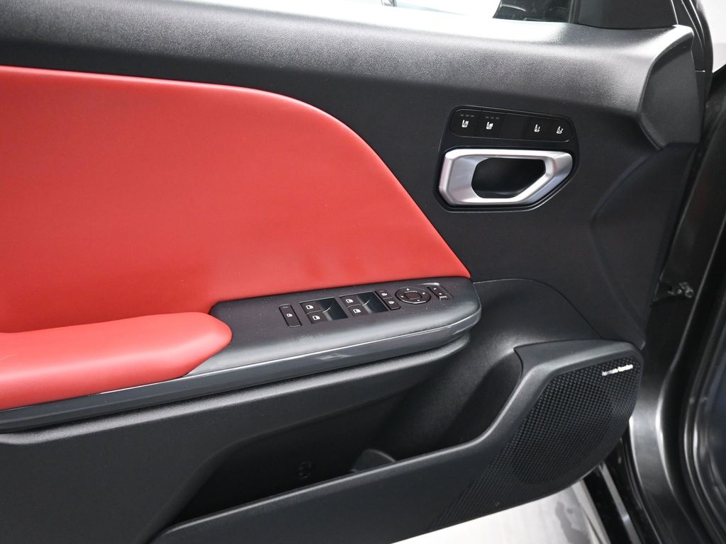 2025 Kia K4 GT-Line photo 6