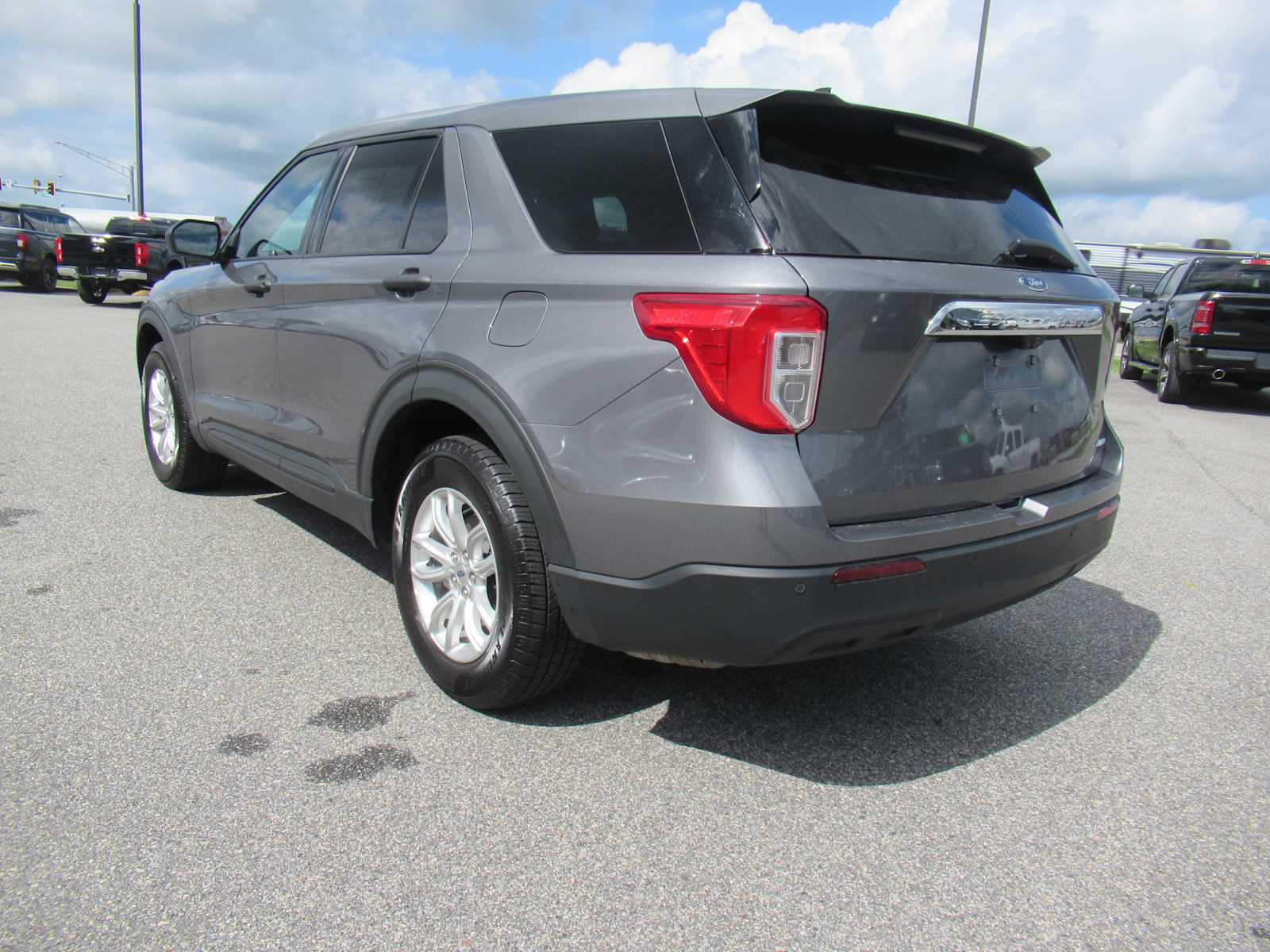 2021 Ford Explorer Base photo 4