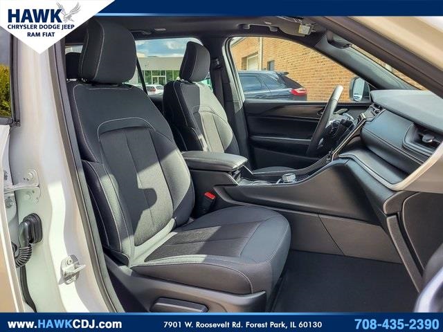 2024 JEEP GRAND CHEROKEE - Image 32