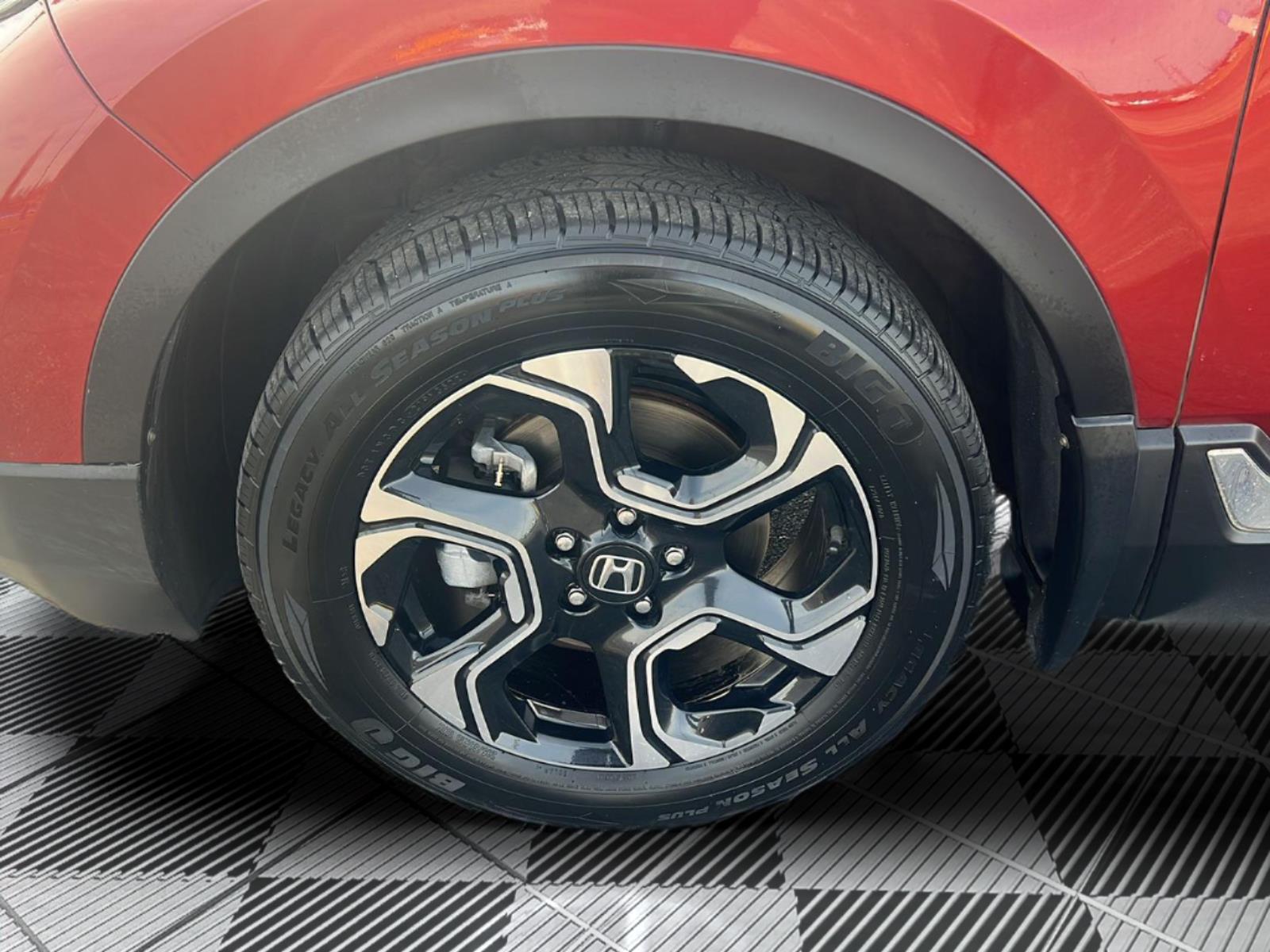 Certified 2018 Honda CR-V Touring with VIN 2HKRW2H9XJH687822 for sale in Kansas City