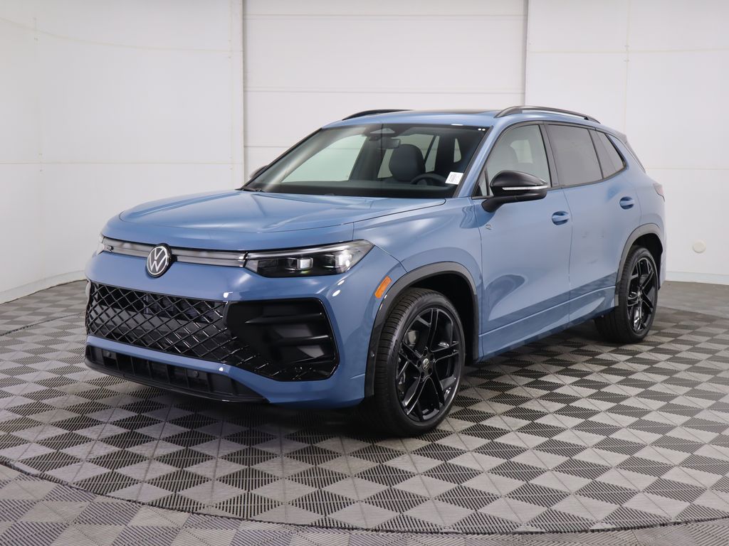 2026 Volkswagen Tiguan SE R-LINE BLACK's photo