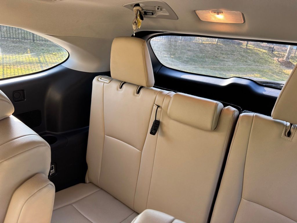 2023 Toyota Highlander XLE photo 25