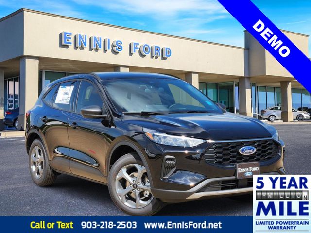 2025 Ford Escape ST-Line's photo