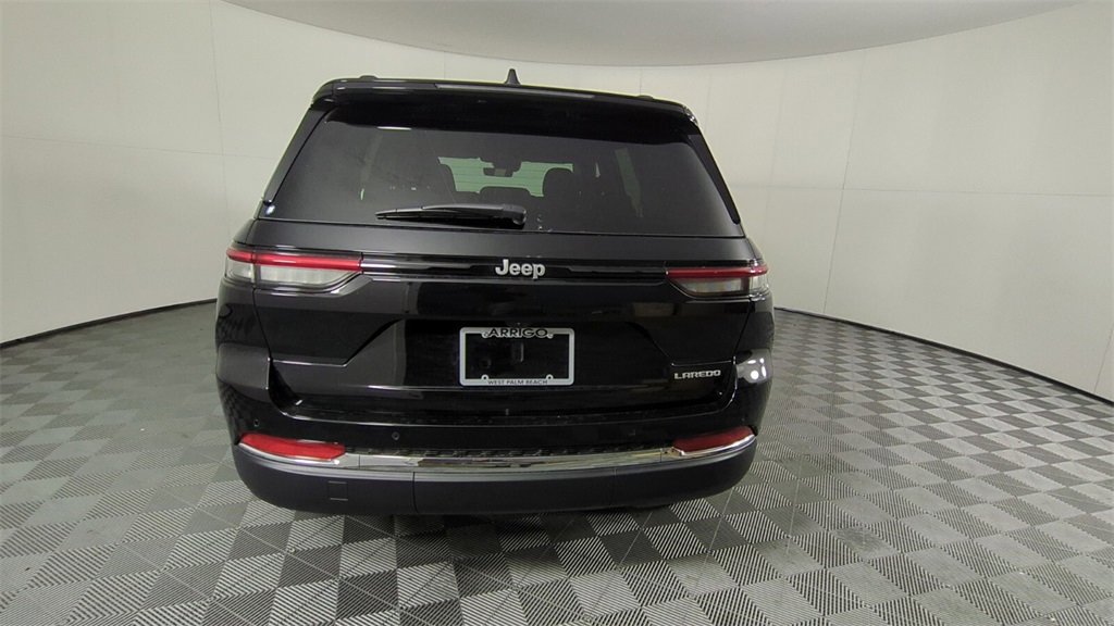 2025 Jeep Cherokee Laredo X photo 4