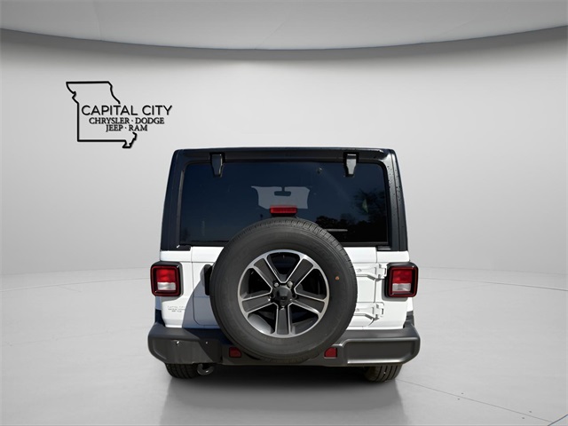 2023 Jeep Wrangler Sahara photo 3