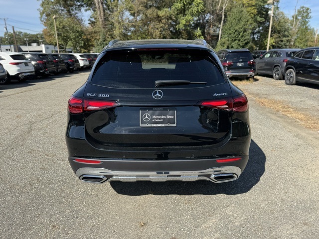 2026 Mercedes Benz GLC 300 4MATIC photo 3