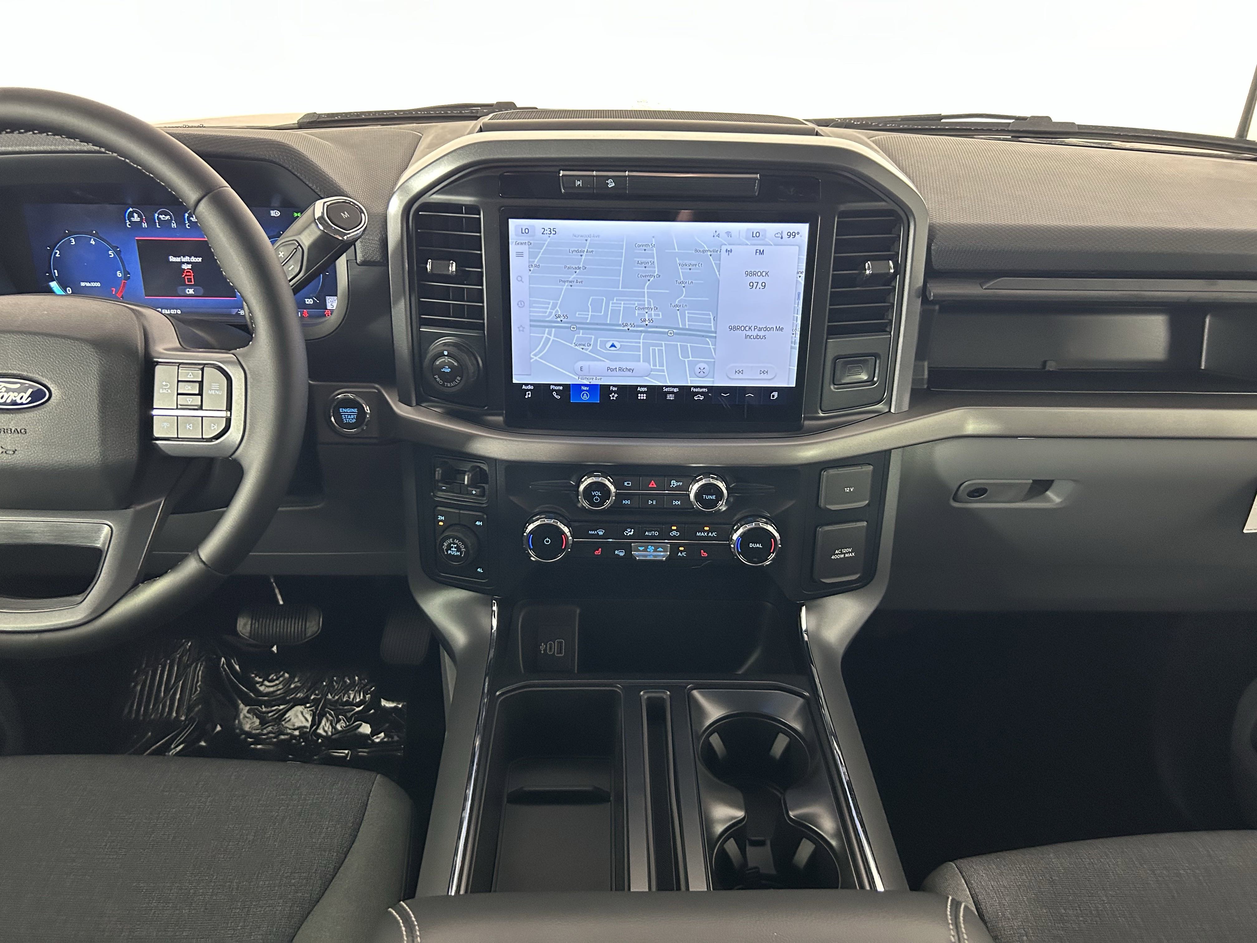 2025 Ford F-150 XLT photo 3