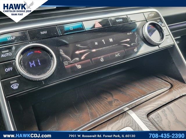 2024 GENESIS GV80 - Image 14