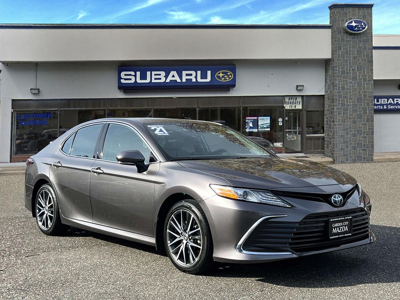 2021 Toyota Camry XLE's photo