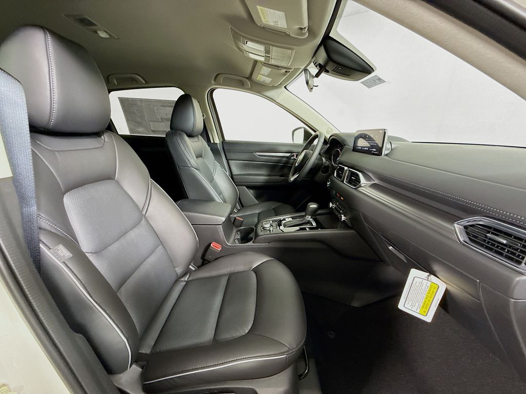 2025 Mazda CX-5 2.5 Select photo 23