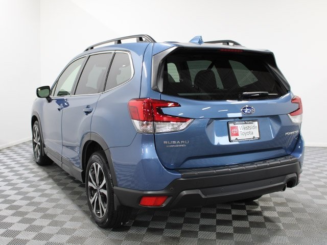 2022 Subaru Forester Limited photo 2