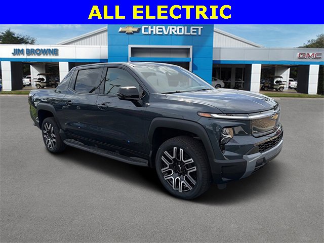 2026 Chevrolet Silverado EV LT's photo