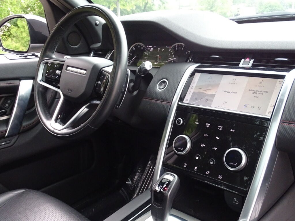 2022 Land Rover Discovery Sport S R-Dynamic photo 8