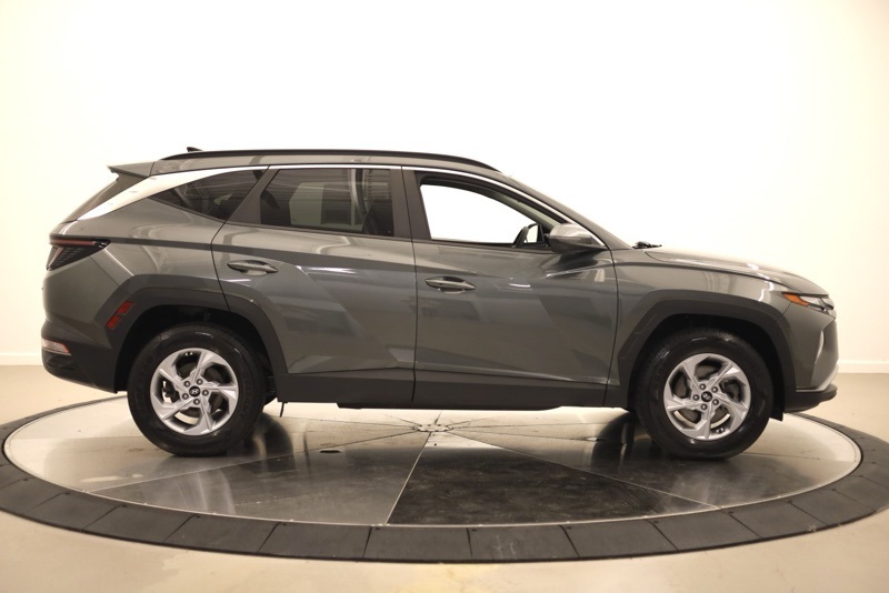 2022 Hyundai Tucson SEL photo 2