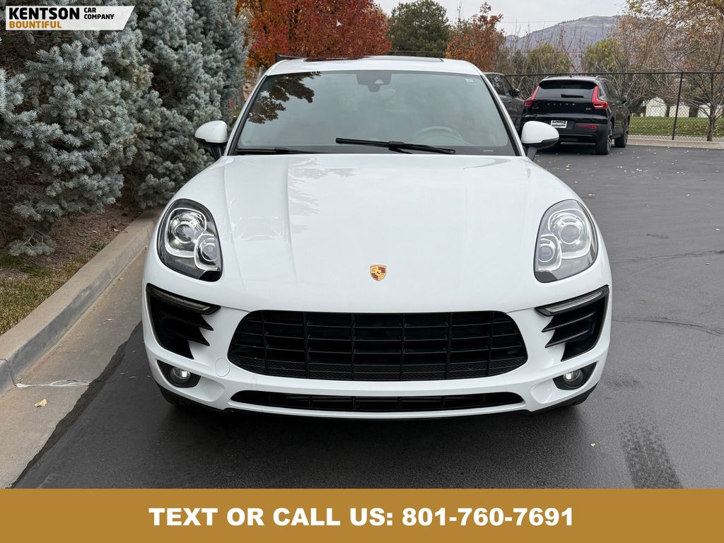 2018 Porsche Macan photo 2