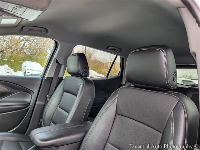 2023 GMC TERRAIN - Image 10