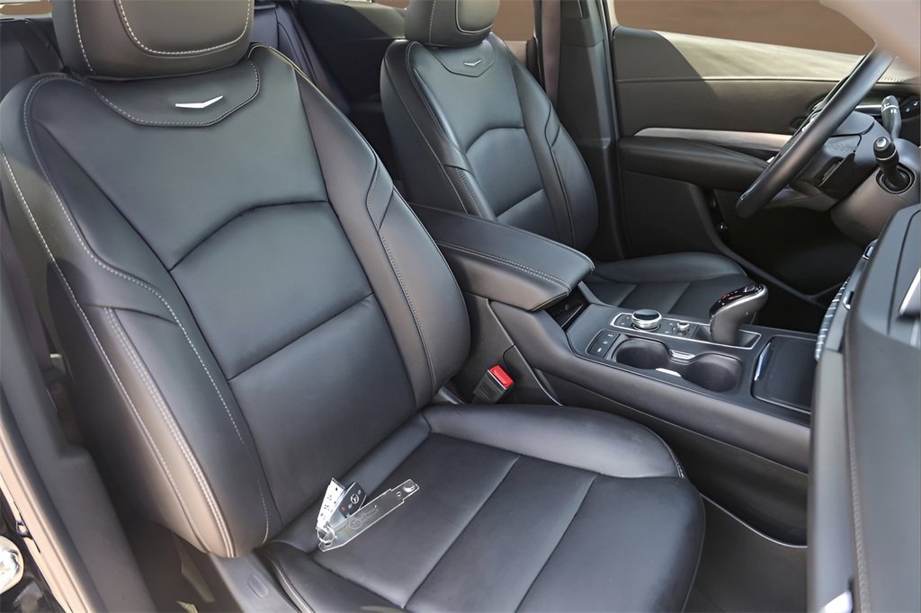 2025 Cadillac XT4 Premium Luxury photo 30