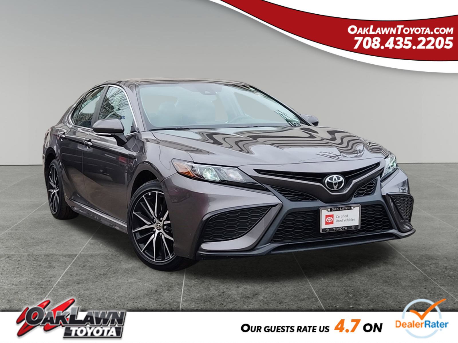 2022 Toyota Camry SE's photo